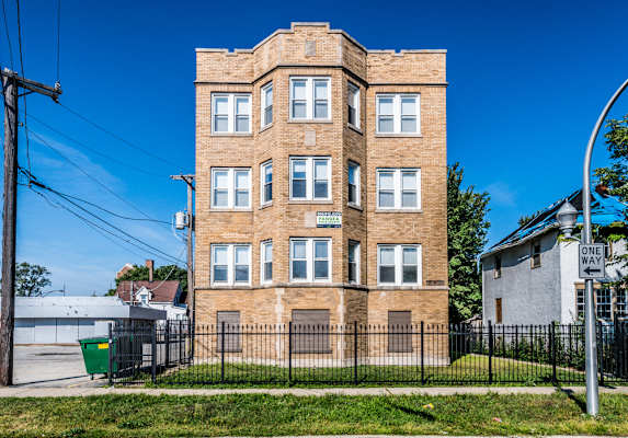 7846 S Saginaw Ave property